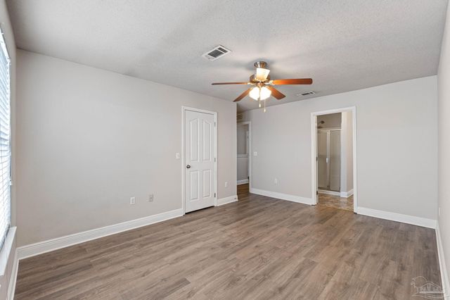 8868 Brown Pelican Cir, Navarre, FL 32566