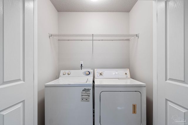 8868 Brown Pelican Cir, Navarre, FL 32566