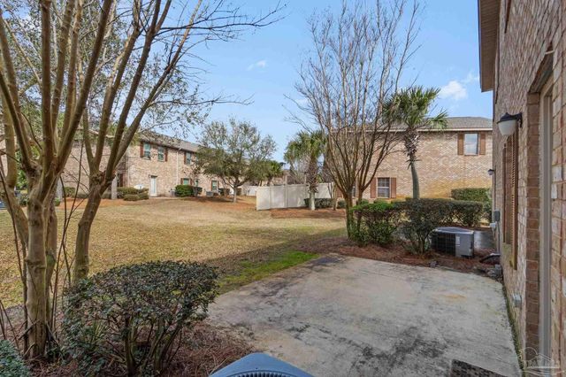 8868 Brown Pelican Cir, Navarre, FL 32566