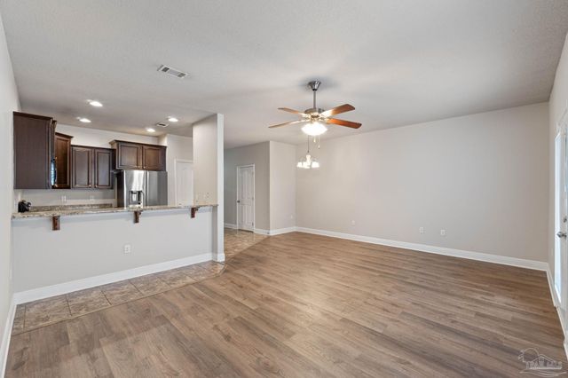 8868 Brown Pelican Cir, Navarre, FL 32566