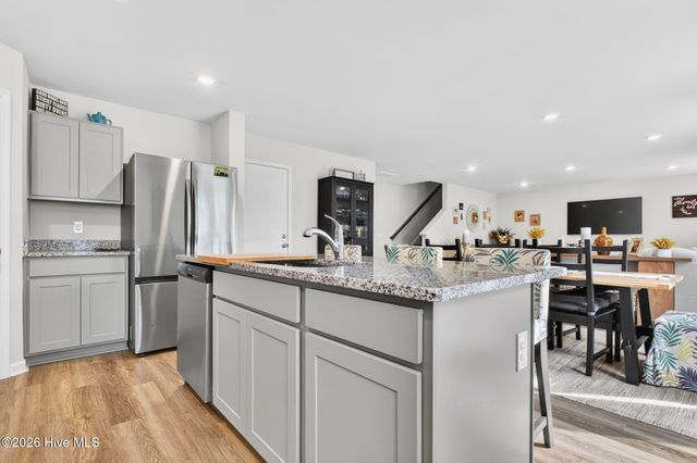 6950 Seaside Palms Place SW, Shallotte, NC 28468