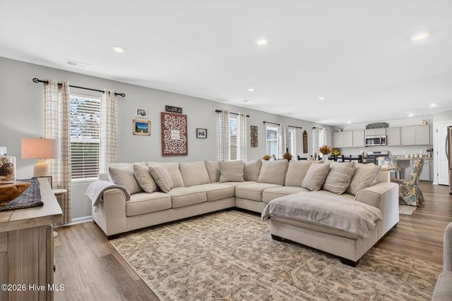 6950 Seaside Palms Place SW, Shallotte, NC 28468