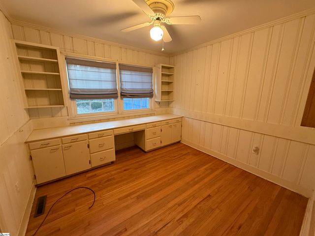 720 Calvert Avenue, Clinton, SC 29325