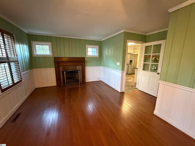 720 Calvert Avenue, Clinton, SC 29325