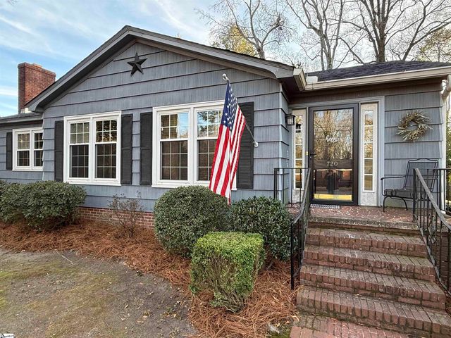 720 Calvert Avenue, Clinton, SC 29325