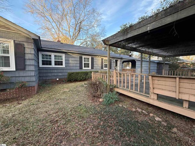 720 Calvert Avenue, Clinton, SC 29325