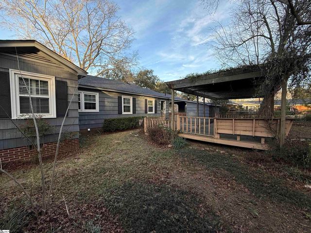 720 Calvert Avenue, Clinton, SC 29325
