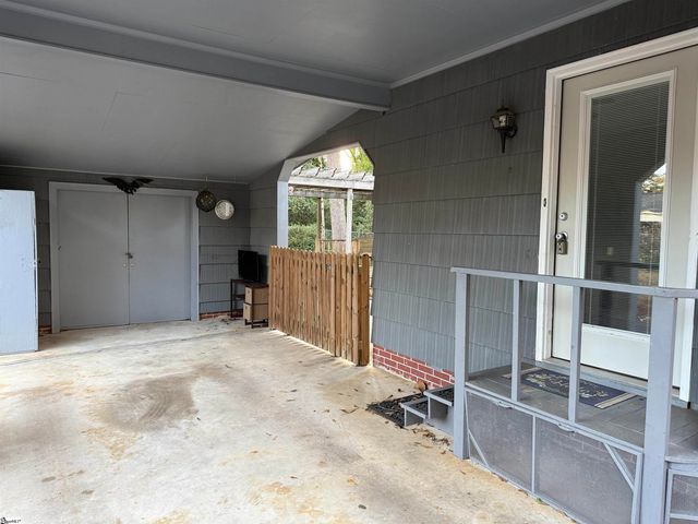 720 Calvert Avenue, Clinton, SC 29325