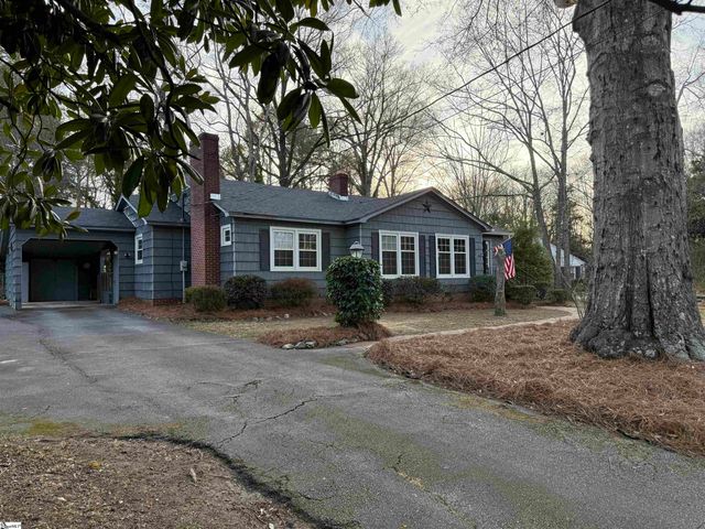 720 Calvert Avenue, Clinton, SC 29325