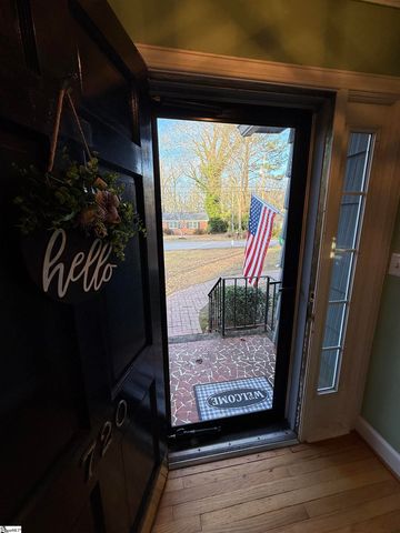 720 Calvert Avenue, Clinton, SC 29325