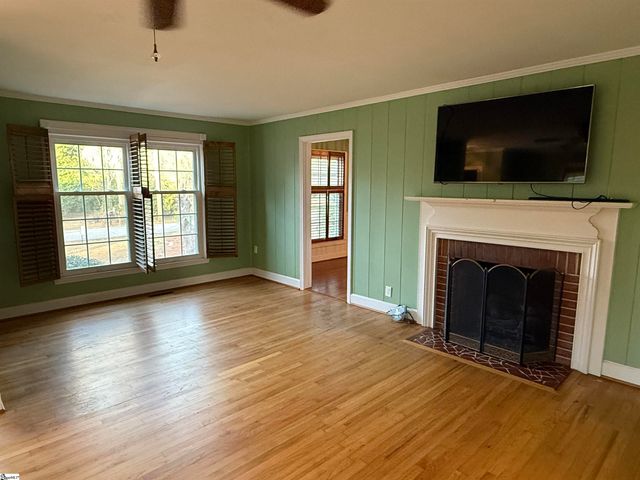 720 Calvert Avenue, Clinton, SC 29325