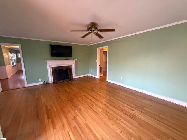 720 Calvert Avenue, Clinton, SC 29325