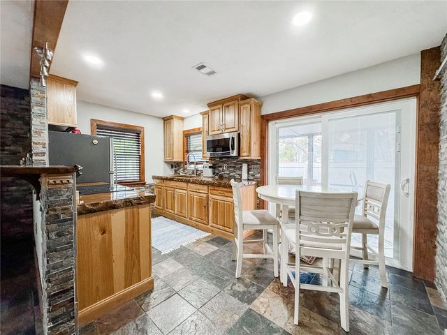 2751 72ND AVENUE DRIVE E, Sarasota, FL 34243