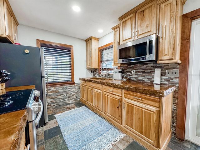 2751 72ND AVENUE DRIVE E, Sarasota, FL 34243