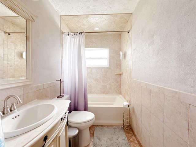 2751 72ND AVENUE DRIVE E, Sarasota, FL 34243