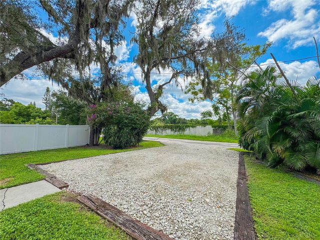 2751 72ND AVENUE DRIVE E, Sarasota, FL 34243