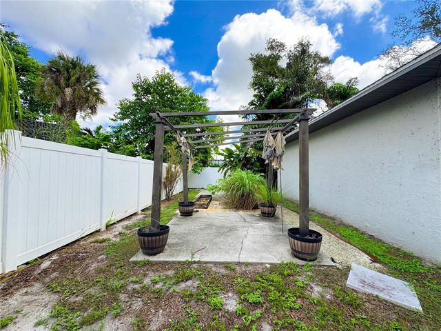 2751 72ND AVENUE DRIVE E, Sarasota, FL 34243