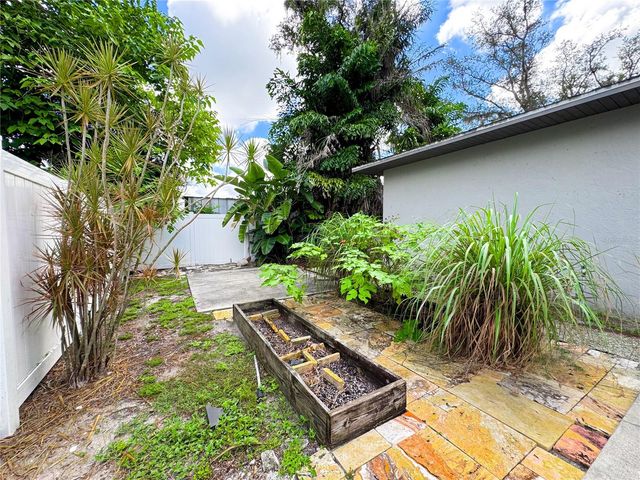 2751 72ND AVENUE DRIVE E, Sarasota, FL 34243