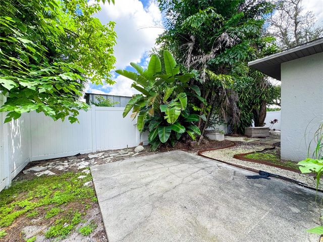 2751 72ND AVENUE DRIVE E, Sarasota, FL 34243