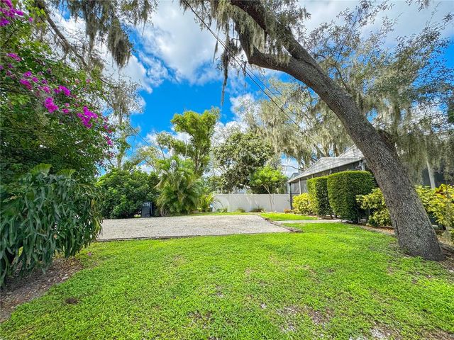 2751 72ND AVENUE DRIVE E, Sarasota, FL 34243