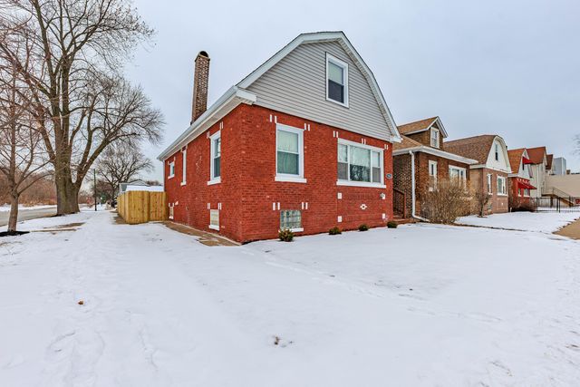 9356 S Manistee Avenue, Chicago, IL 60617