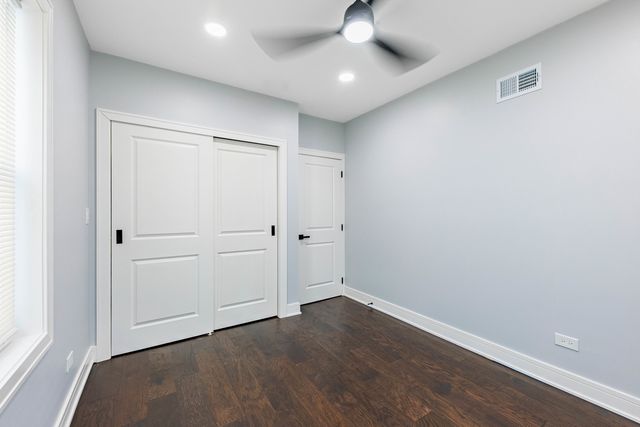 9356 S Manistee Avenue, Chicago, IL 60617