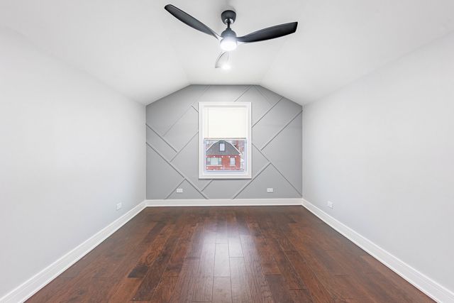 9356 S Manistee Avenue, Chicago, IL 60617