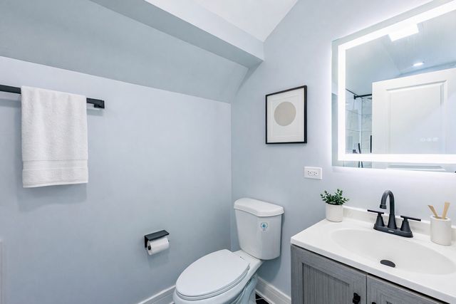 9356 S Manistee Avenue, Chicago, IL 60617