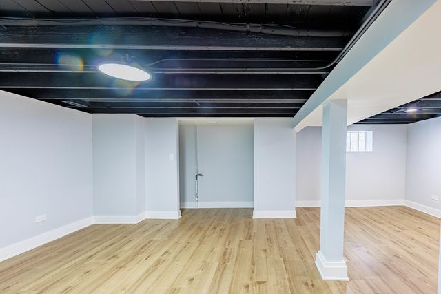 9356 S Manistee Avenue, Chicago, IL 60617