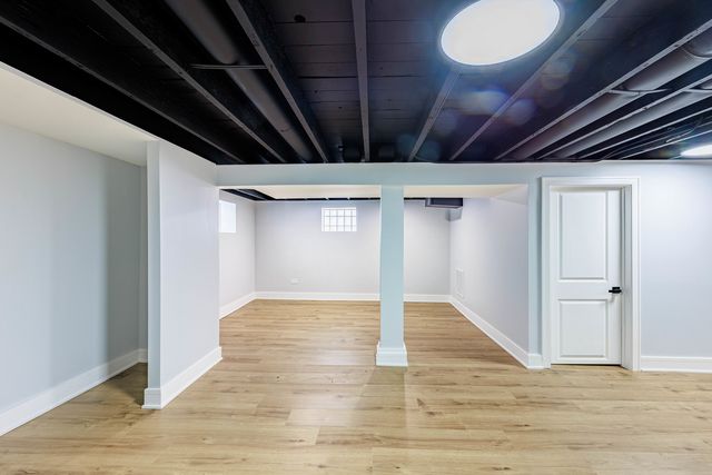 9356 S Manistee Avenue, Chicago, IL 60617