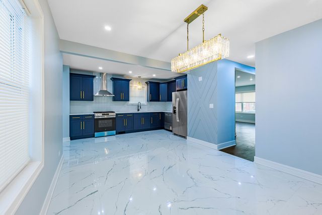 9356 S Manistee Avenue, Chicago, IL 60617