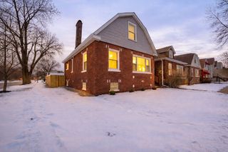 9356 S Manistee Avenue, Chicago, IL 60617