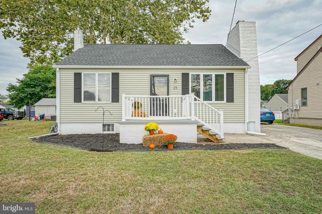 25 ELIZABETH DR, Pennsville, NJ 08070