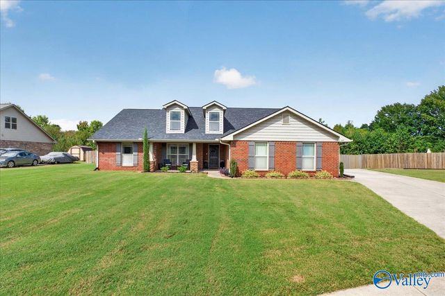 107 Cedar Court Lane, Huntsville, AL 35811