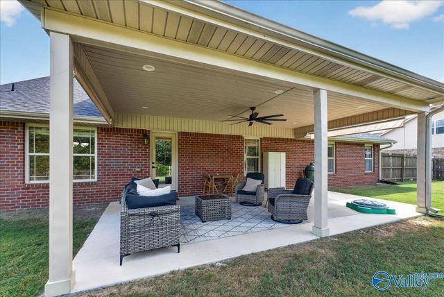 107 Cedar Court Lane, Huntsville, AL 35811