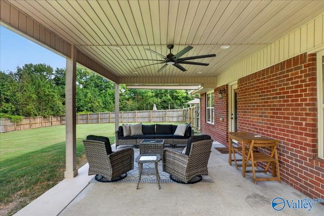 107 Cedar Court Lane, Huntsville, AL 35811