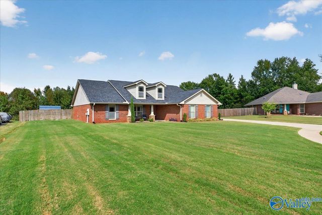 107 Cedar Court Lane, Huntsville, AL 35811