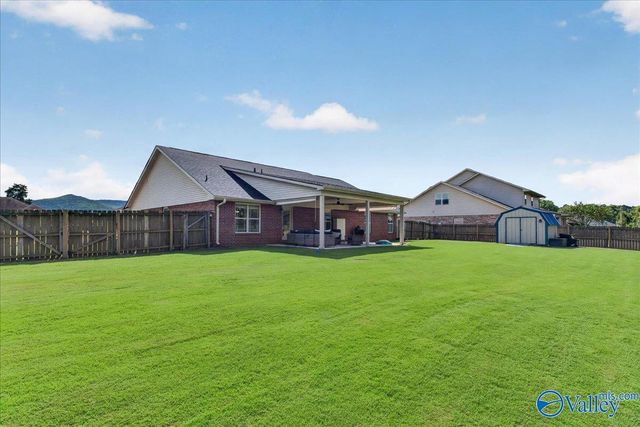 107 Cedar Court Lane, Huntsville, AL 35811