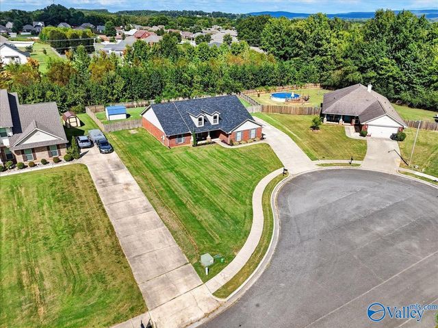 107 Cedar Court Lane, Huntsville, AL 35811