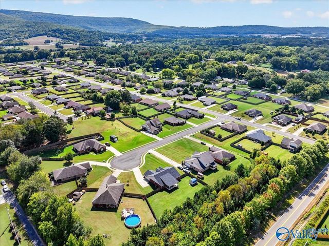 107 Cedar Court Lane, Huntsville, AL 35811