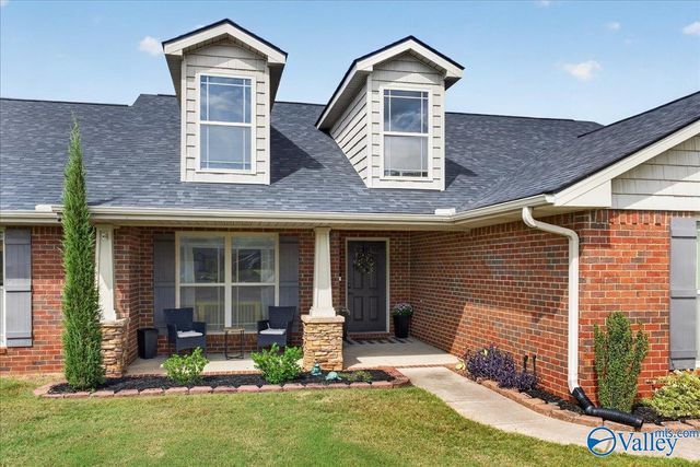 107 Cedar Court Lane, Huntsville, AL 35811