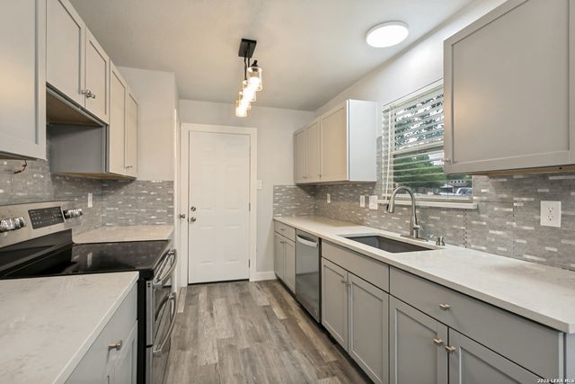 5527 Colewood, San Antonio, TX 78233