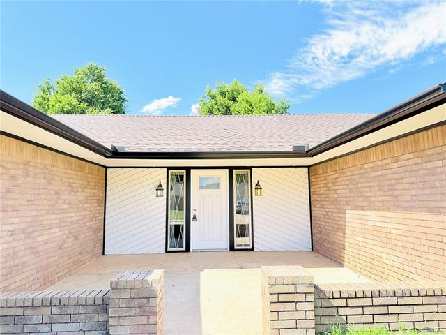 121 W Vail Drive, Yukon, OK 73099