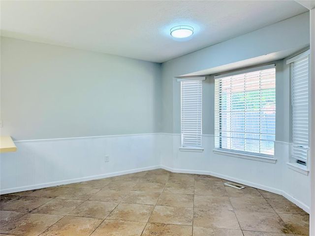 121 W Vail Drive, Yukon, OK 73099