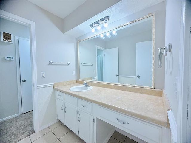 121 W Vail Drive, Yukon, OK 73099