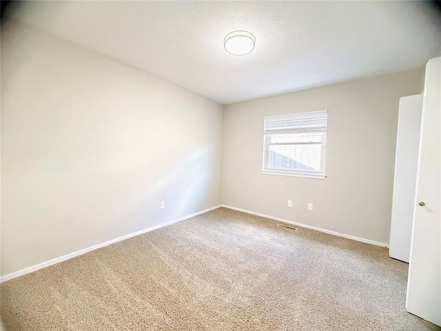 121 W Vail Drive, Yukon, OK 73099