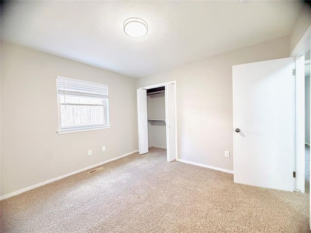 121 W Vail Drive, Yukon, OK 73099