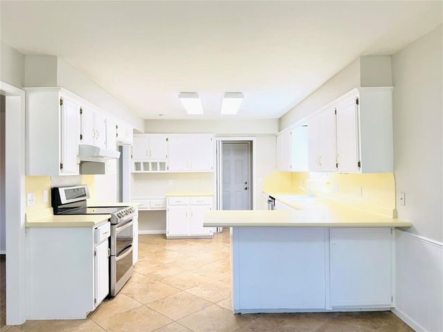 121 W Vail Drive, Yukon, OK 73099