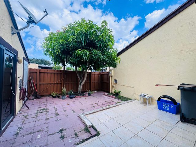 4918 ALDER Drive D, West Palm Beach, FL 33417