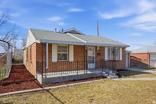 1076 S GLENDALE CIR, Salt Lake City, UT 84104